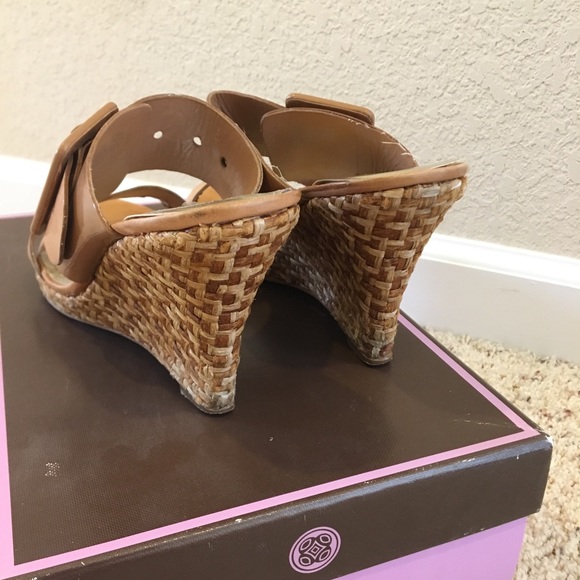 Audrey Brooke, Camel Leather Wedge Sandals, Sz 8.5 - Picture 5 of 6